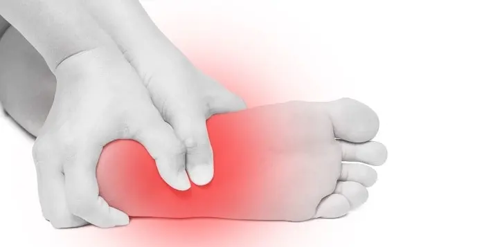 غلت درد کف پا نشانه چیست