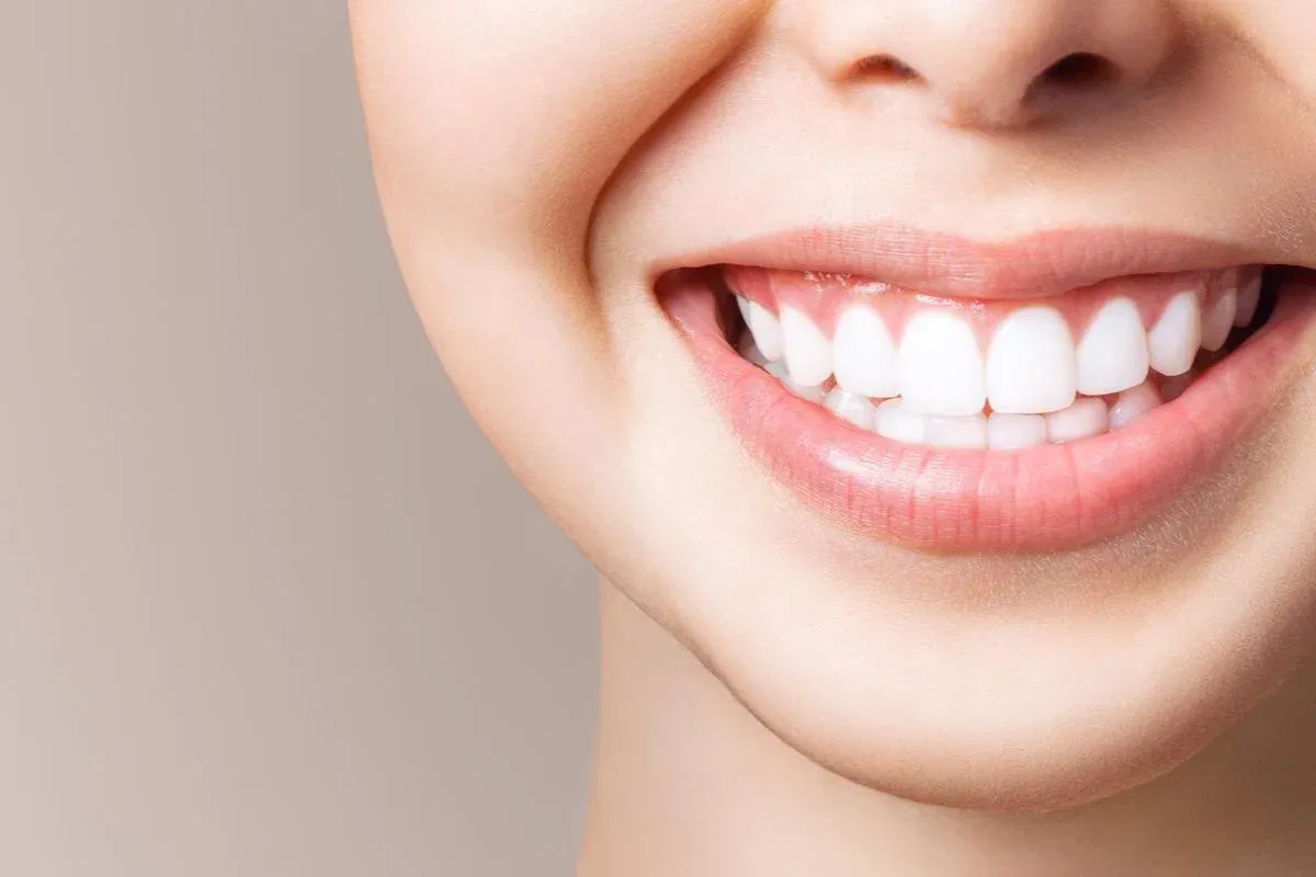 روش سفید کردن دندان به چه شکل است