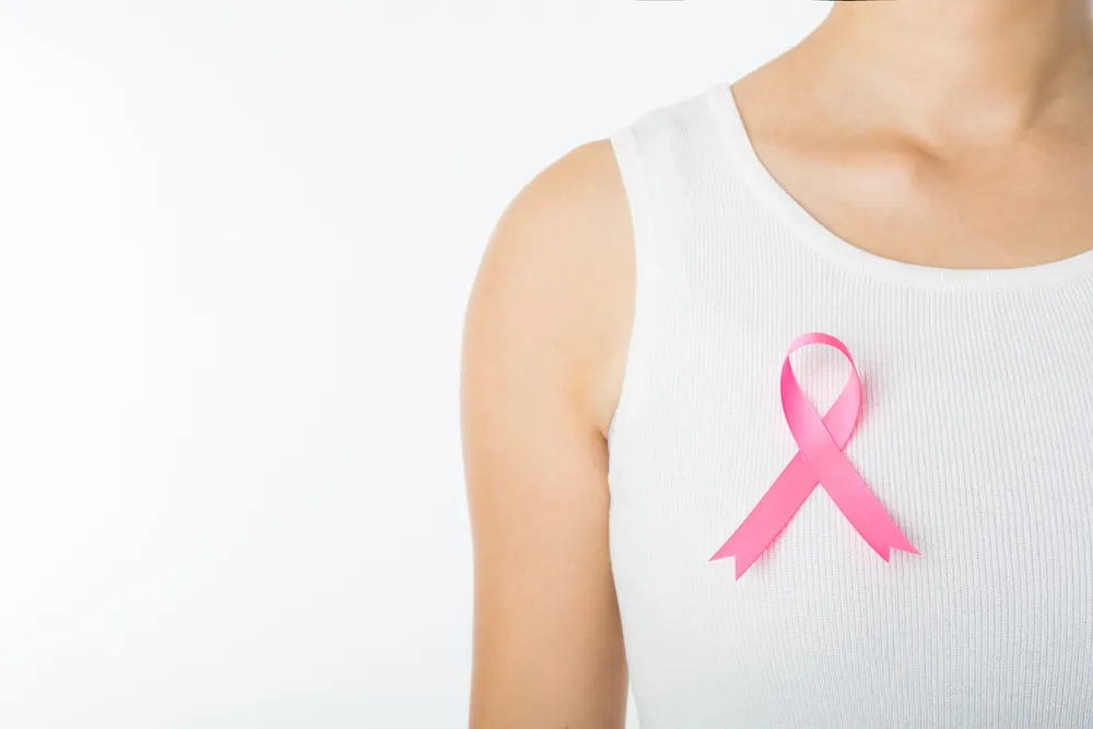 علائم سرطان سينه در زنان چه می تواند باشد