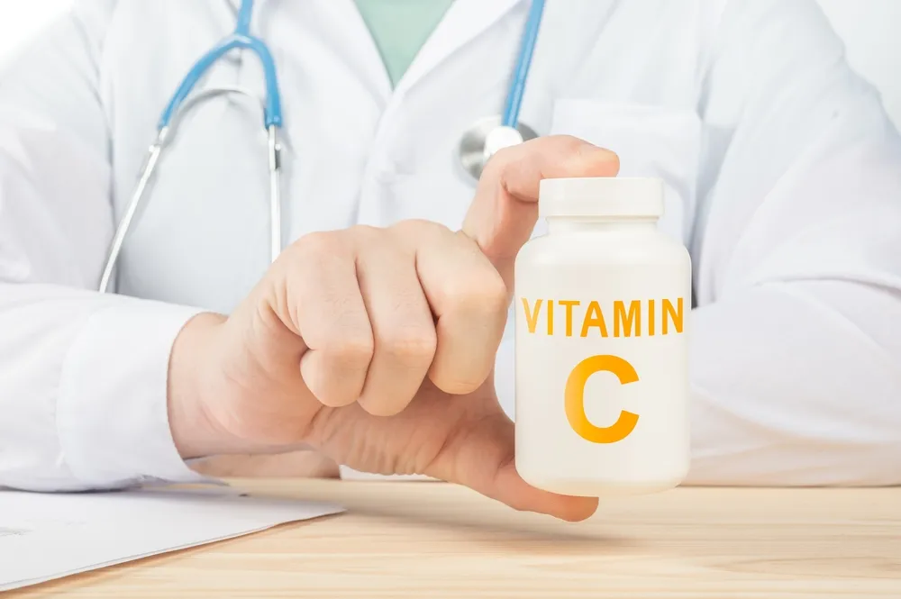 عوارض ویتامین سی چیست